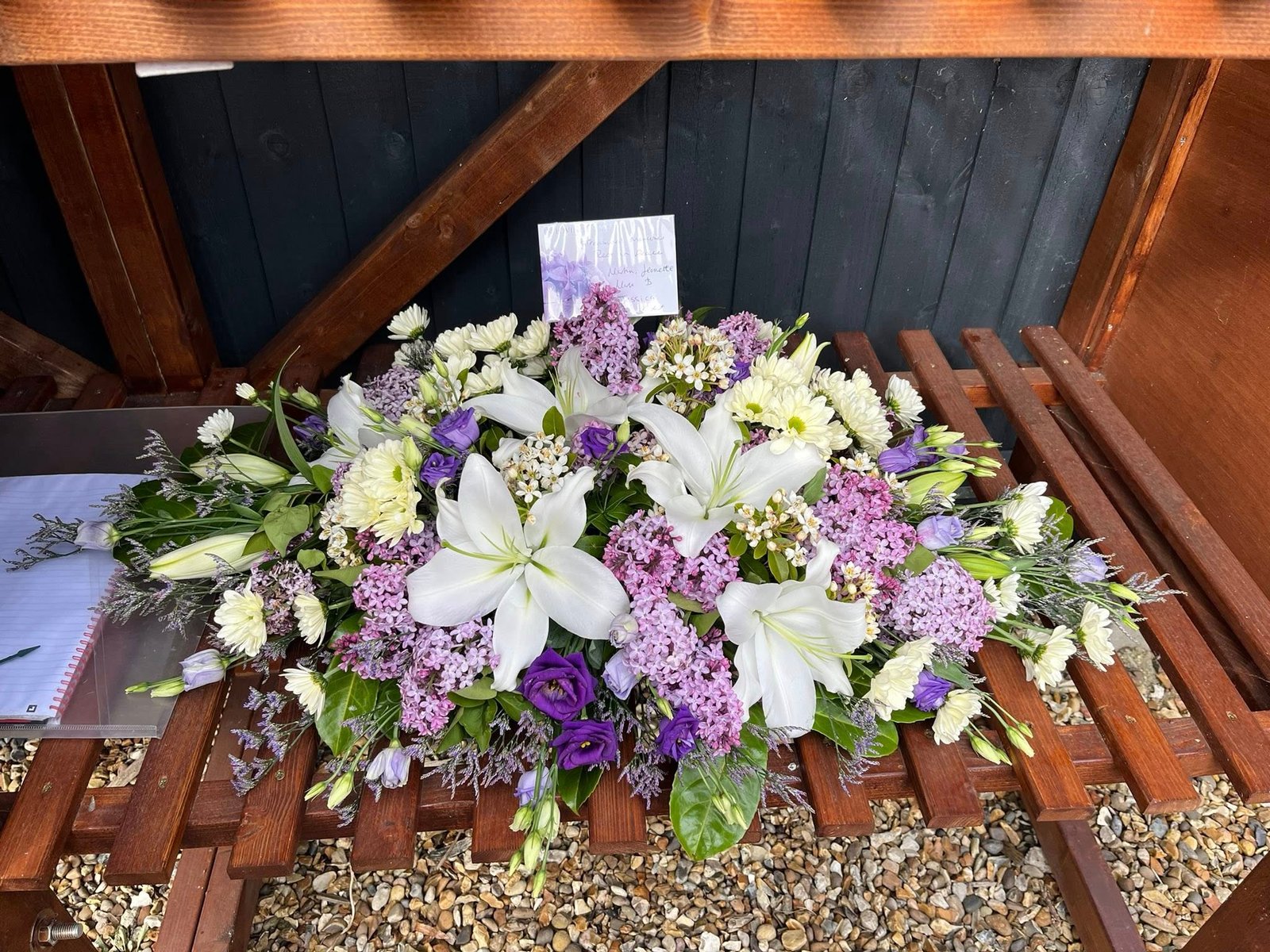 Dounle ended spray 1